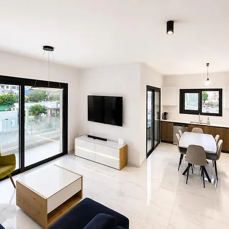 公寓 Modern 2br With Private Parking In