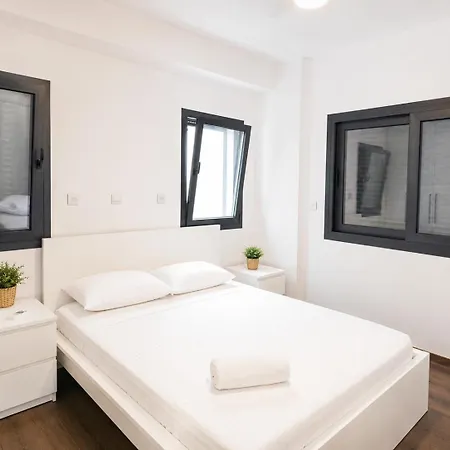 Modern 2br With Private Parking In 公寓