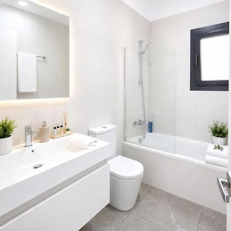 Modern 2br With Private Parking In Apartament *